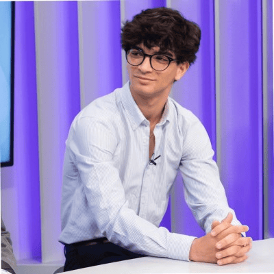 Nuestro alumno Adrián Ramírez, reconocido como Talento Joven en los Premios MIA 2026 del Club de Marketing del Mediterráneo