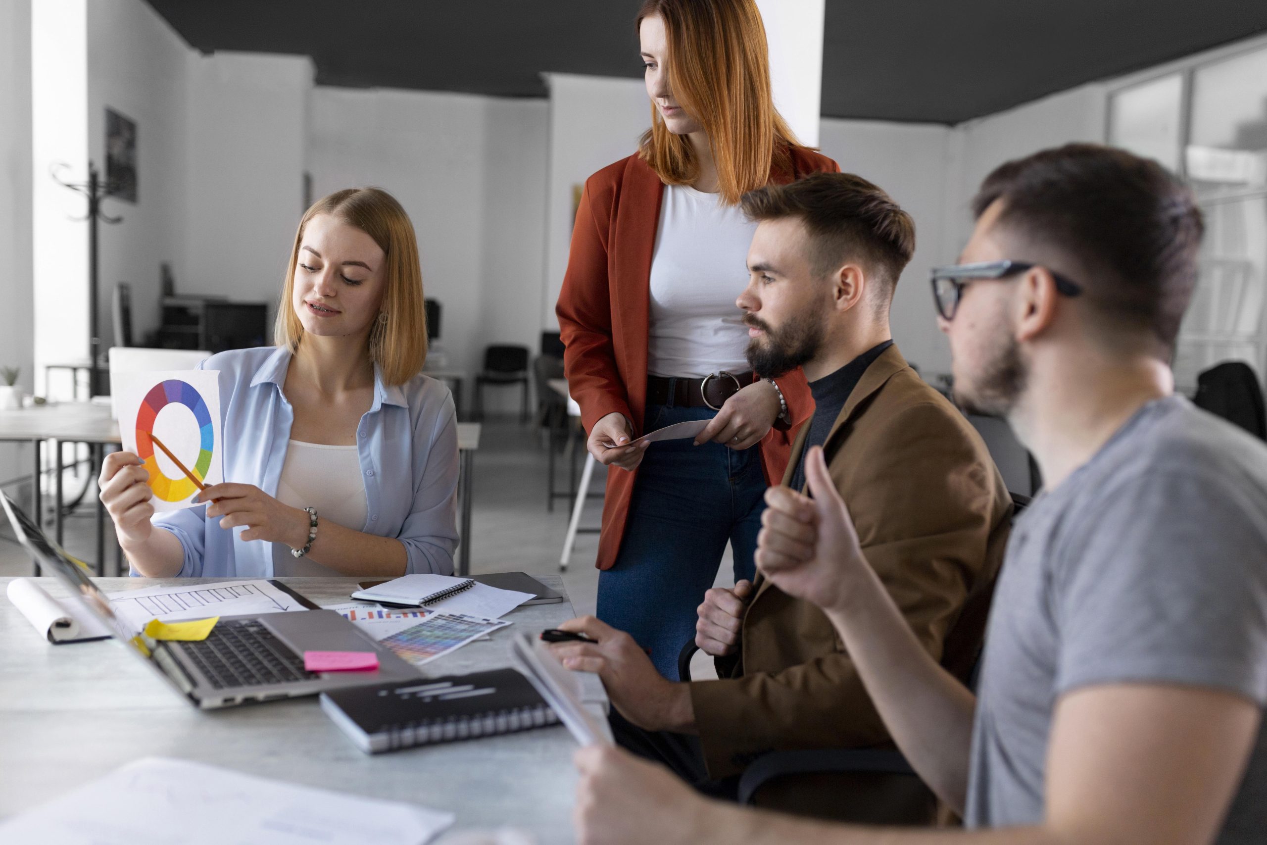 Sueldos en marketing digital: ¿Cuánto se cobra en el sector en 2026?