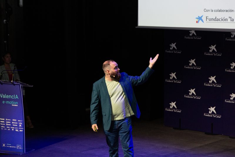 Ponencia de Daniel Espinosa, coordinador del Máster de E-commerce, Ventas Digitales y Marketplaces de IEM
