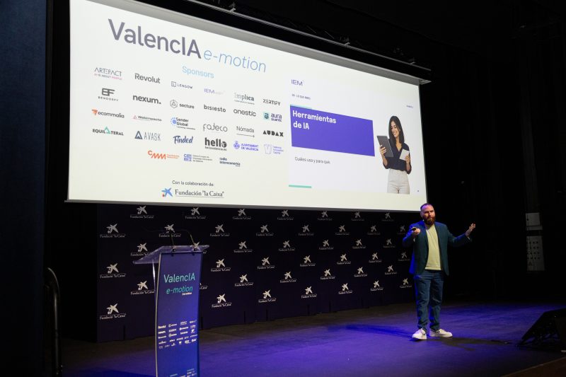 Ponencia de Daniel Espinosa, coordinador del Máster de E-commerce, Ventas Digitales y Marketplaces de IEM